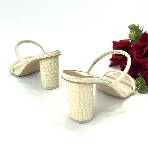 Dolce Vita Noles Chunky Heel Sandal Size 7.5 Ivory Leather Two-Strap Slip-On - Picture 14 of 16